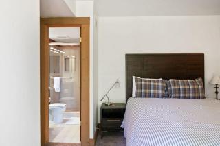 Bright 2BDR Next to NorthStar - 5min Walk! - 3