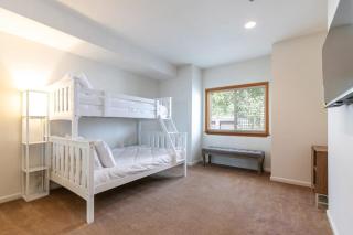 2BDR Condo - Three Minutes to Olympic Valley! - Tahoe City - 7