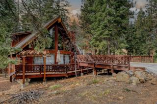Tranquil Tahoe A-Frame Walk to Beach - Tahoe Vista - 5