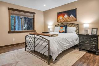3BD with Hot Tub Two Minutes from King Beach - Tahoe Vista - 7