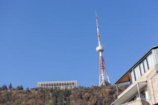 Spacious 3 BedroomR and 2 balcony Apartment in the city center - Tbilisi - 6