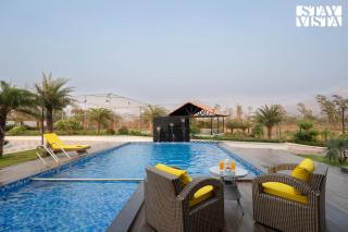 StayVista's Oasis Of Solace - Mountain-View Villa with Pool Deck, Kids Zone, Turf & Gazebo - Karjat - 8