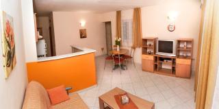 Modern Eingerichtete Ferienwohnung Orange - 8