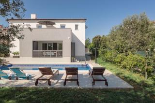 Ferienhaus mit Privatpool für 8 Personen ca 200 qm in Medulin, Istrien Südküste von Istrien - Medulin - 4