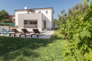 Ferienhaus mit Privatpool für 8 Personen ca 200 qm in Medulin, Istrien Südküste von Istrien - Medulin - 3