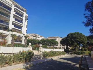 Appartement privé à 50 m de la mer, résidence avec piscine - 2
