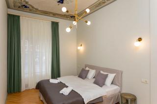 Historic Modern 1BR Apartment In The Centre - Tbilisi - 9