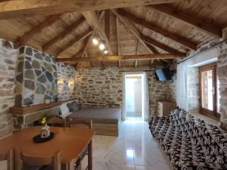Kastro Hill House - 6