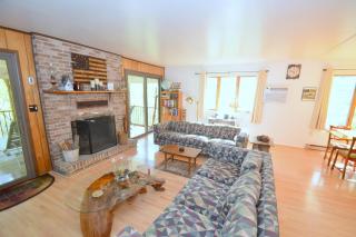 Chesnutt Cabin - Riverfront, Fire Pit, Game Room, Wifi, Screen Porch, View, King Bed - Morton Grove - 3