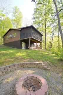 Chesnutt Cabin - Riverfront, Fire Pit, Game Room, Wifi, Screen Porch, View, King Bed - Morton Grove - 0