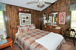 Country Comfort - Wifi, Fireplace, Golfing, Hiking, Deck, Pool Access - Hedgesville - 1