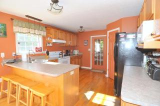 Creekview Cabin - Hot Tub, EV Station, Pet Friendly, Screen Porch, Wifi, Grill, Fire Pit, Deck, Family Friendly, Game Room, King Bed - Morton Grove - 1