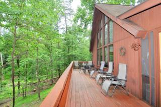 Fox Hollow - Hot Tub, Wifi, Pet Friendly, Screen Porch, Deck, Recreation Center, Pool Access, Golf Nearby, Hiking, Grill, Fireplace, King Bed - Hedgesville - 6
