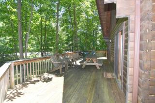 Lazy Bear Retreat - Wifi, Pet Friendly, Grill, Fire Pit, Fireplace, Deck, Golf, Hiking - Morton Grove - 7