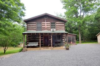 Pondview Cabin - Rustic Log Style Home, Grill, Wifi, Screen Porch, Trail, View, Pond Access, King Bed - Morton Grove - 8