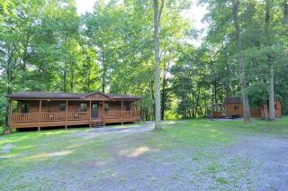 Sleepy Creek - Hot Tub, Pet Friendly, Creekside, Grill, Wifi, Fire Pit, Deck, Screen Porch, Family Friendly, Fishing, View, Games - Berkeley Springs - 8