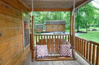 Sleepy Creek - Hot Tub, Pet Friendly, Creekside, Grill, Wifi, Fire Pit, Deck, Screen Porch, Family Friendly, Fishing, View, Games - Berkeley Springs - 6