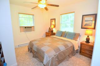 Trails End River Retreat - River Access - Pet Friendly - Hot Tub - Grill - Wifi - Fire Pit - Deck - Screen Porch - Family Friendly - Fishing - King Bed - Wood Stove - 1