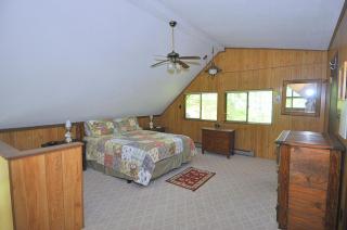 Treetop Cabin -- Pool Access - Fireplace - Grill - Screen Porch - Deck - Wifi - Golf Nearby - Hedgesville - 1
