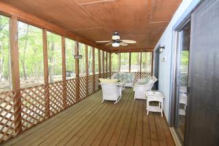 Namba Cabin -- Pet Friendly, River Access, Grill, Wifi, Deck, Screen Porch, Family Friendly - Morton Grove - 3