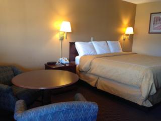 Rodeway Inn Columbus West - 8