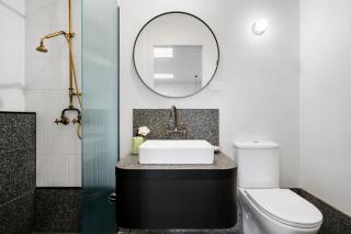 The Electric Hotel - 1