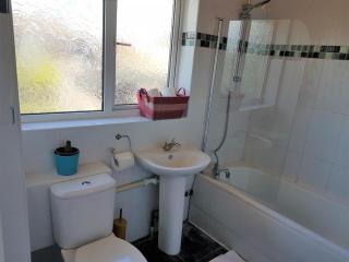 Eddiwick House - Huku Kwetu Dunstable -Spacious 4 Bedroom House - Houghton Regis - 2