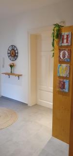 JanPartment - geräumig - W-LAN - Natur - Garten - Entspannung - zentral - 10 Min WV-Werk - Carport - 24h CheckIn - Wolfsburg - 2