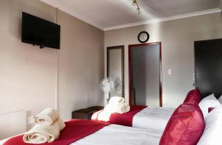 The Eagle and Bear Guesthouse - 6