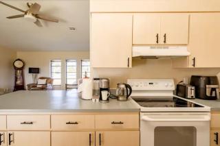 Peaceful Canal Front Secluded Retreat Cozy Family - Cape Coral - 3