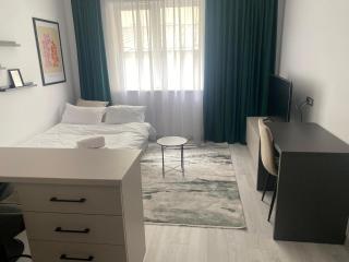 YamaLuxe Studio - Cozy & Stylish With Many Facilities - Bucharest - 1