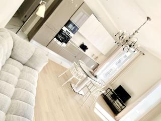 Luxuriously furnished bright newly renovated oasis - Nice - 2