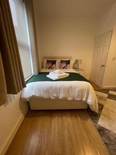 Robinhuts Stays - 3 Bed property Perfect for contractors and families - 4