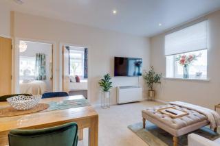 Stylish Modern Town Centre Flat - Carterton - 6