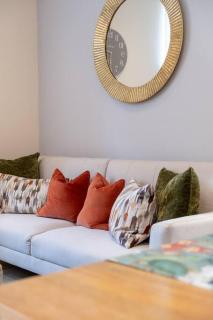 Stylish Modern Town Centre Flat - Carterton - 3