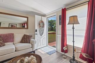 Spacious 2BR Retreat-10 minutes to the Beach! Pet Friendly! - Longs - 6