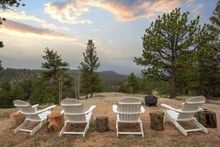 5 Acres! Modern Cabin w/ Pikes Peak View - 8