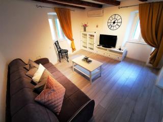 Neu eingerichtete komfortable Wohnung in Meeresnähe - Betina - 8