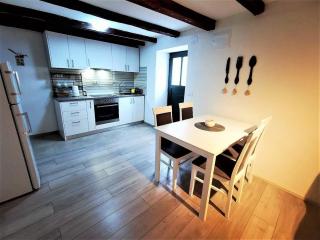 Neu eingerichtete komfortable Wohnung in Meeresnähe - Betina - 4