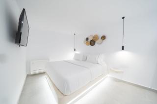 Amazing Santorini Suite Grand Suite With Sea View And Hot Tub Oia - 3