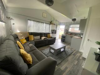 Secret Chalet Deluxe - Withernsea - 0