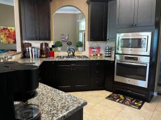 Prancing Horse Estates- 10 acres w/huge pool + spa - Montgomery - 8
