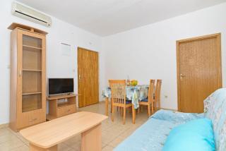 Ferienwohnung für 5 Personen ca 50 qm in Srima, Dalmatien Norddalmatien - 3