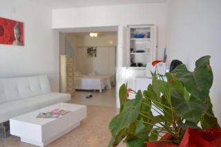 Jacaranda Apartments & Studios - Es Canar - 2