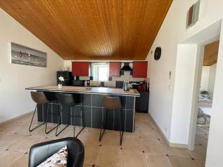 Maison climatisée, 2 gîtes, 2 chambres, 15 hectares, loisirs, animaux acceptés - FR-1-426-520 - Bouin - 1