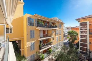 Royal Sunny Apt 200m From Beach - Happy Rentals - 4