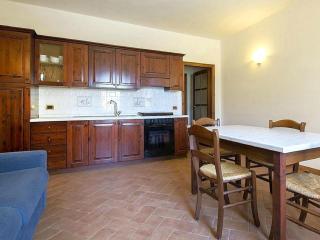 Spacious apartment with shared pool - 8