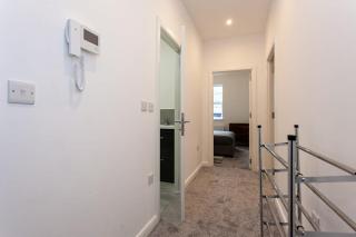 Fantastic 1 Bedroom Apartment in Bolton - 3