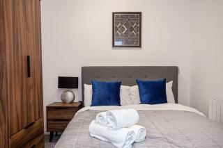 Lovely Open Plan 1 Bedroom Apartment in Bolton - 9