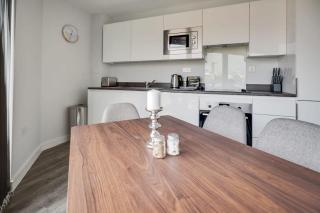 Modern 2 Bedroom Apartment in Central Birmingham - Birmingham - 2